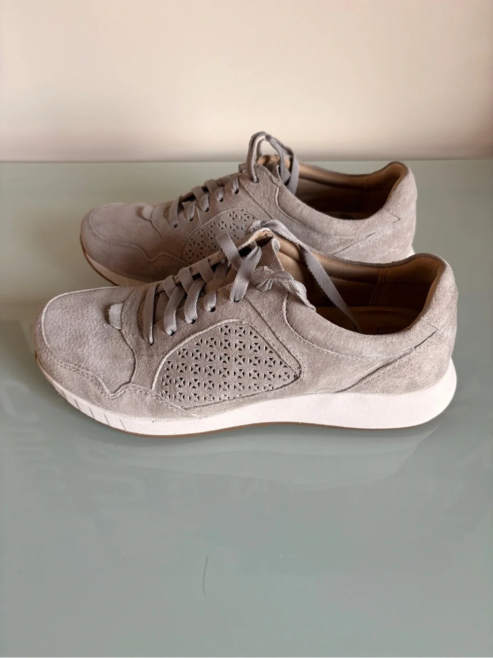 Dansko catie/Gray Suede Lace-Up Sneakers
